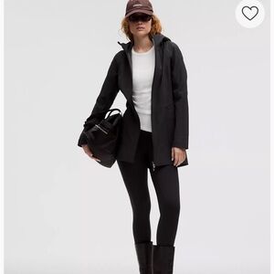 Lululemon BLACK HOODED rain jacket size 6
LIKE NEW!!!! REPELSHELL